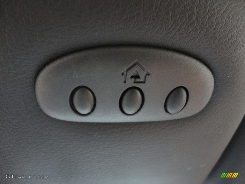 2011 Maserati GranTurismo Convertible GranCabrio Controls Photo #46751427