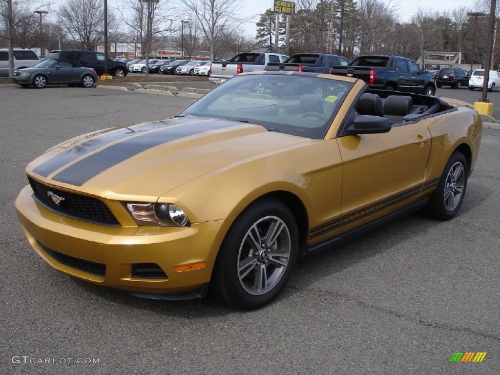 2010 Mustang V6 Premium Convertible - Sunset Gold Metallic / Charcoal Black photo #7