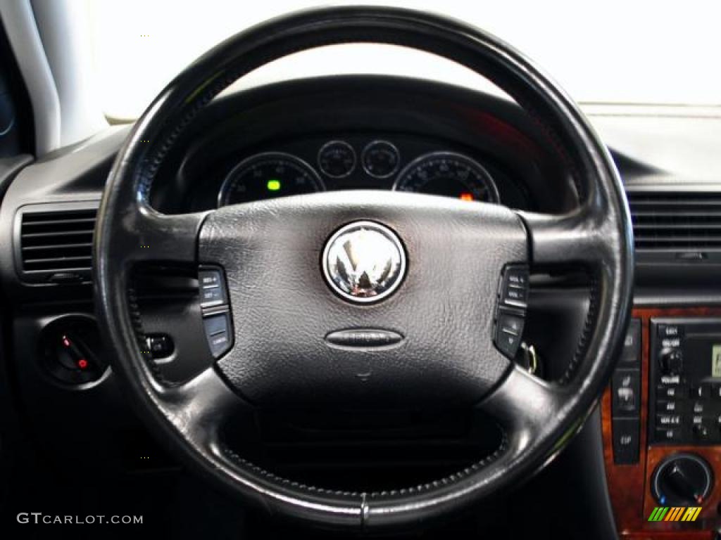 2004 Volkswagen Passat GLS Wagon Anthracite Steering Wheel Photo #46756548