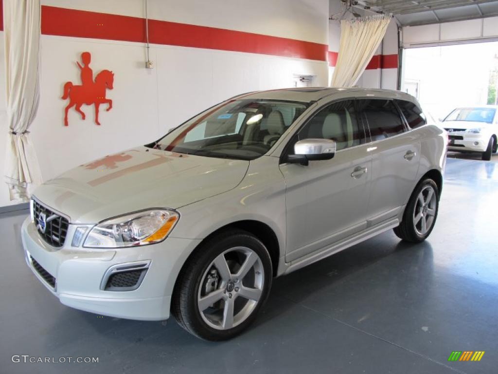 Cosmic White Metallic 2011 Volvo XC60 3.2 R-Design Exterior Photo #46757736
