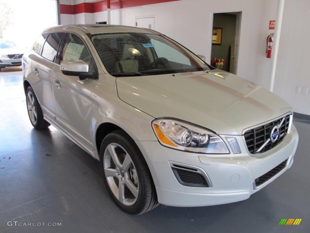 Cosmic White Metallic 2011 Volvo XC60 3.2 R-Design Exterior Photo #46757796