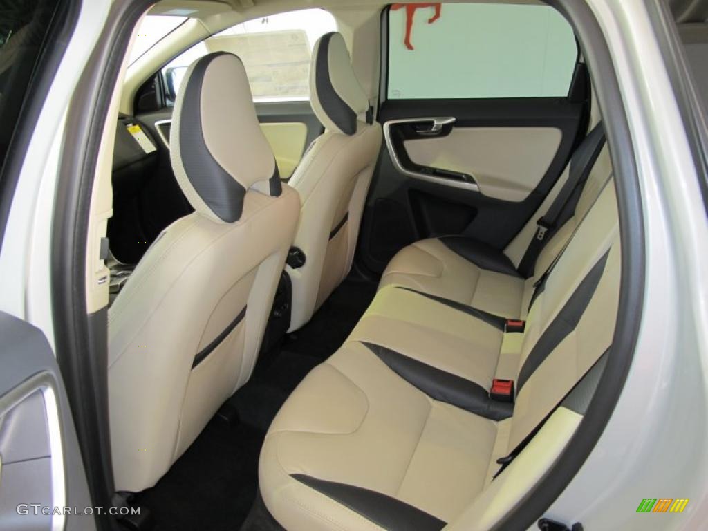 2011 XC60 3.2 R-Design - Cosmic White Metallic / R Design Beige/Off Black Inlay photo #11