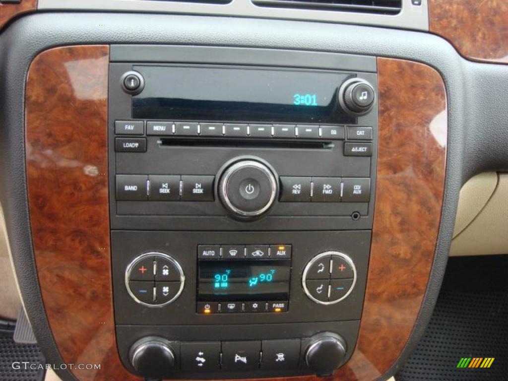 2008 Chevrolet Tahoe LT Controls Photo #46758786