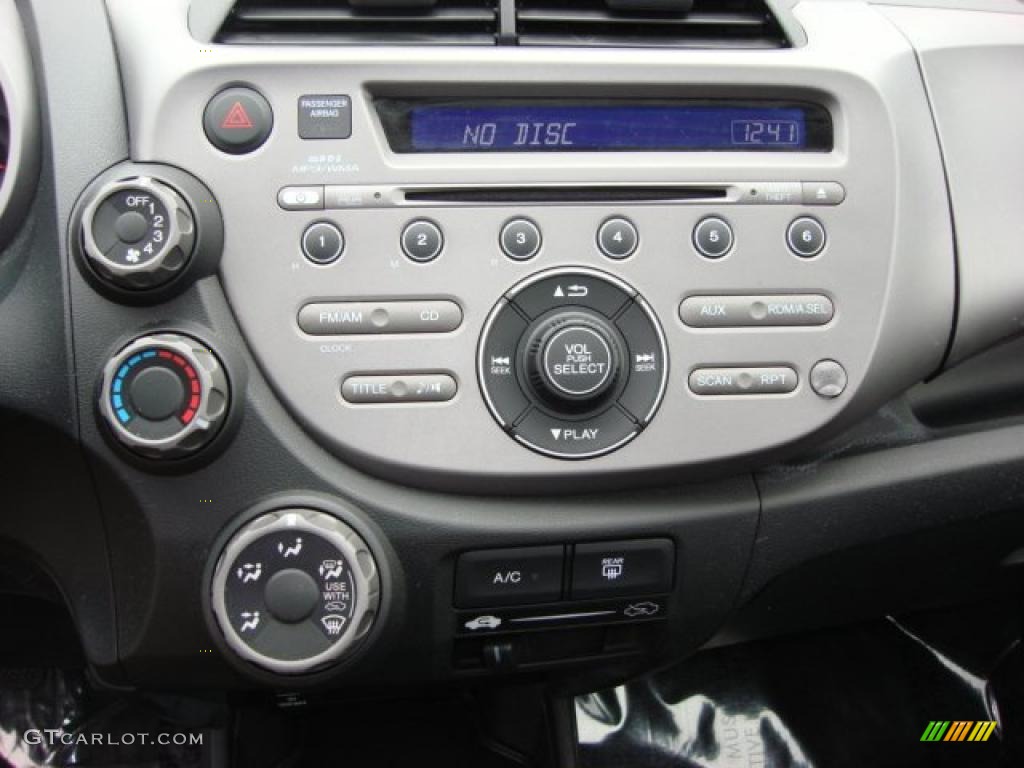2010 Honda Fit Standard Fit Model Controls Photo #46759056