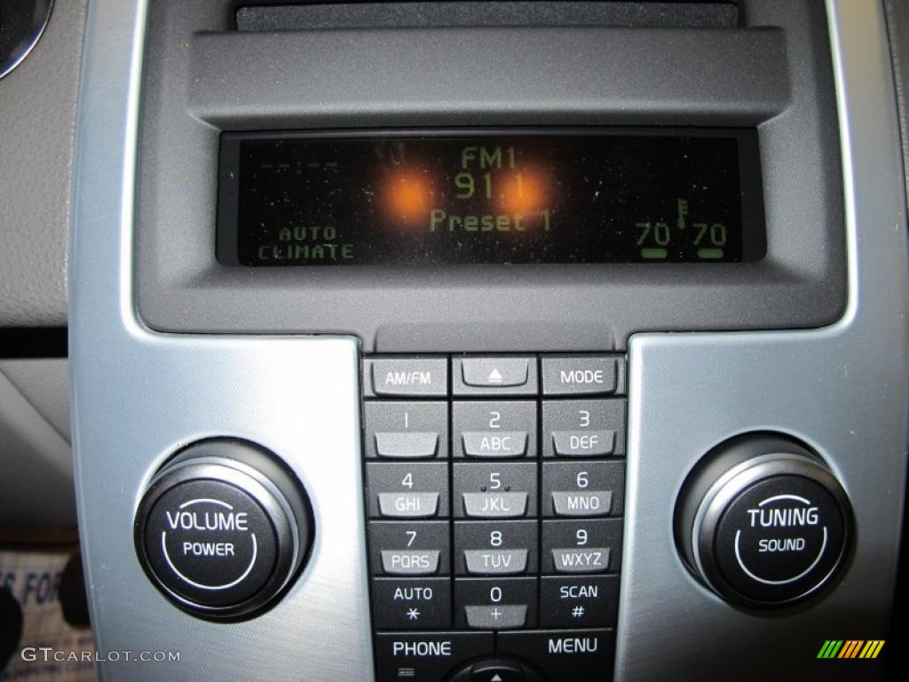 2011 Volvo S40 T5 Controls Photo #46759590