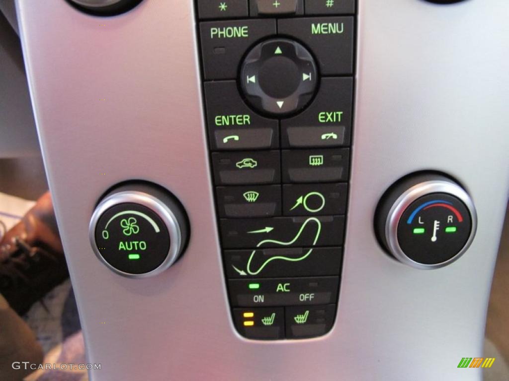 2011 Volvo S40 T5 Controls Photo #46759602