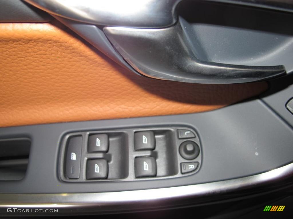2012 Volvo S60 T5 Controls Photo #46760334