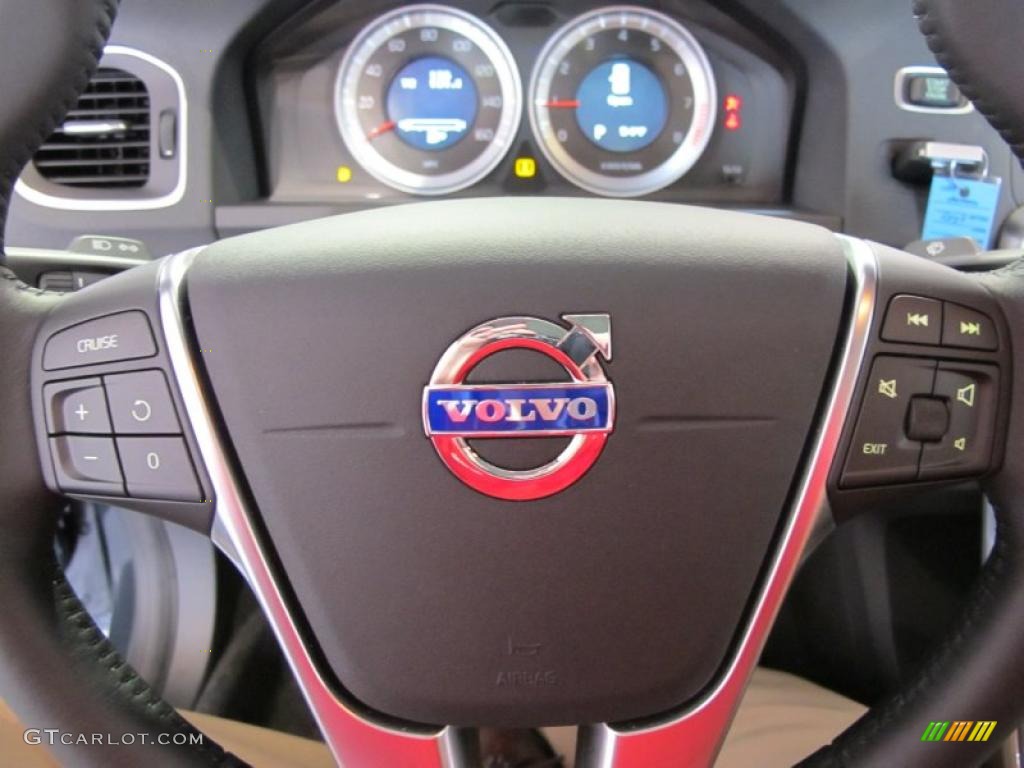 2012 Volvo S60 T5 Controls Photo #46760349