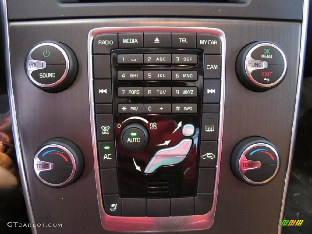 2012 Volvo S60 T5 Controls Photo #46760391