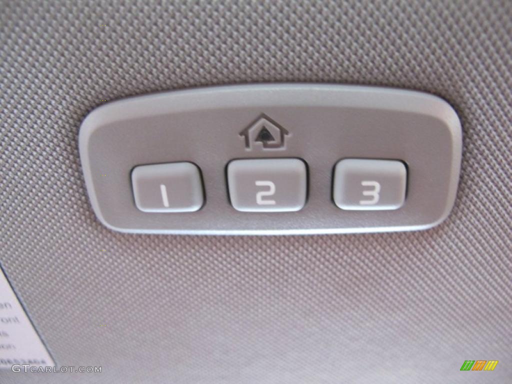 2012 Volvo S60 T5 Controls Photo #46760421