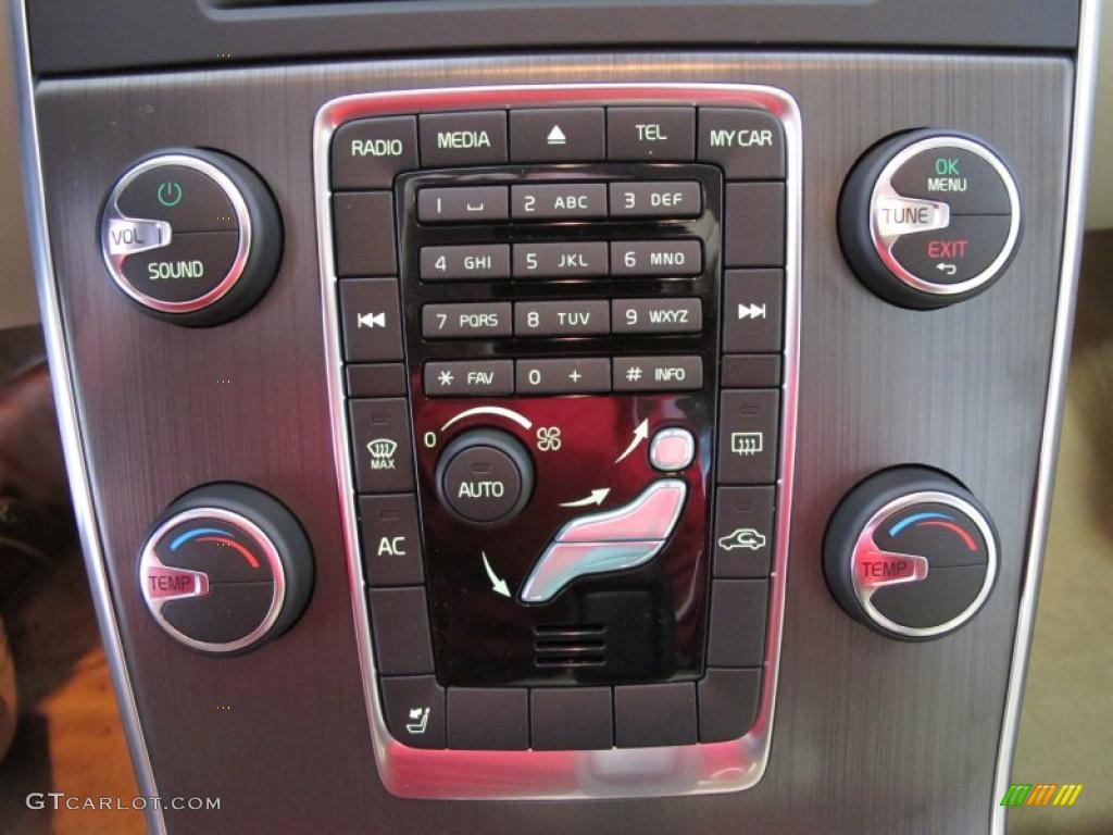 2012 Volvo S60 T5 Controls Photo #46760664