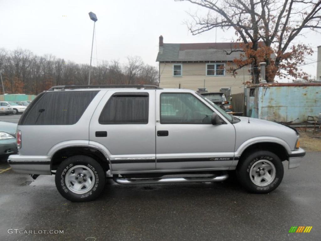 Silver Metallic 1995 Chevrolet Blazer LS Exterior Photo #46762938