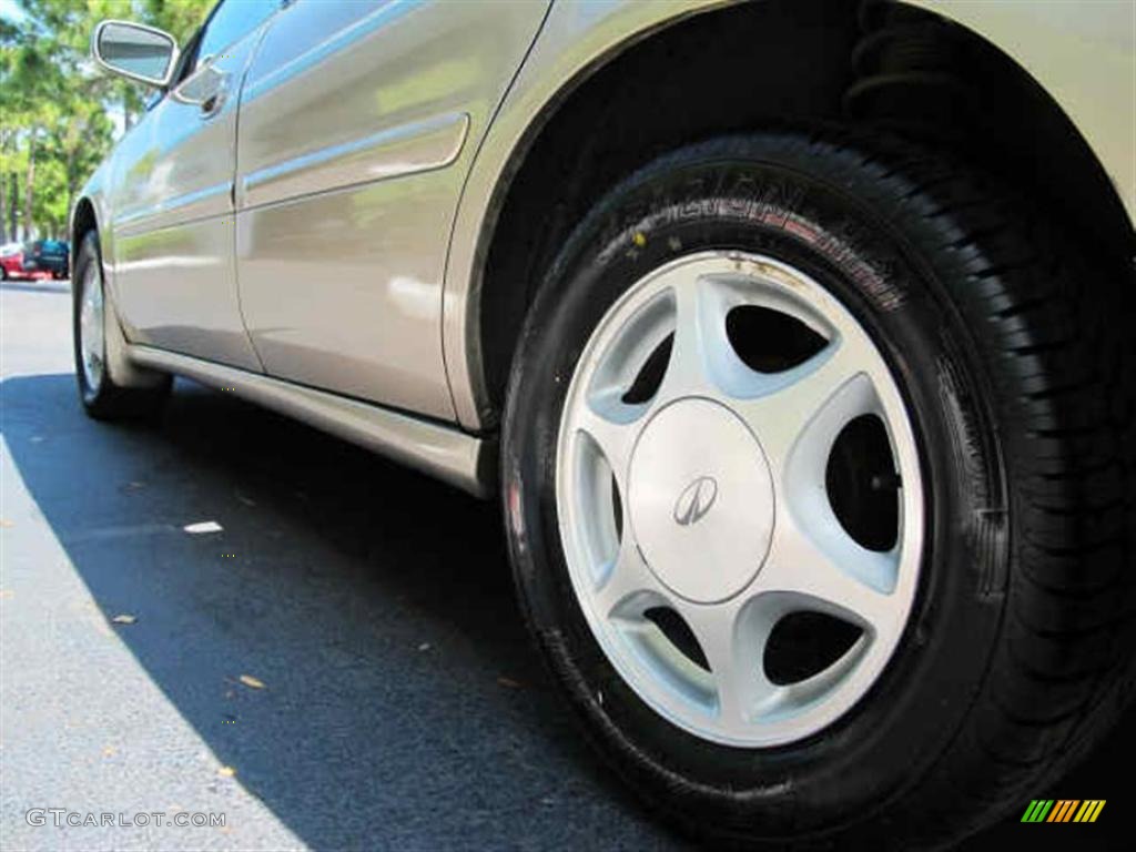 1998 Oldsmobile Cutlass GLS Wheel Photos