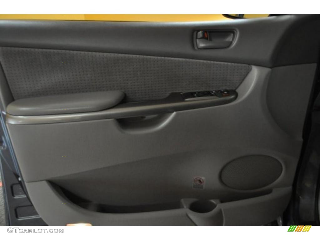 2006 Sienna LE - Slate Metallic / Stone Gray photo #9