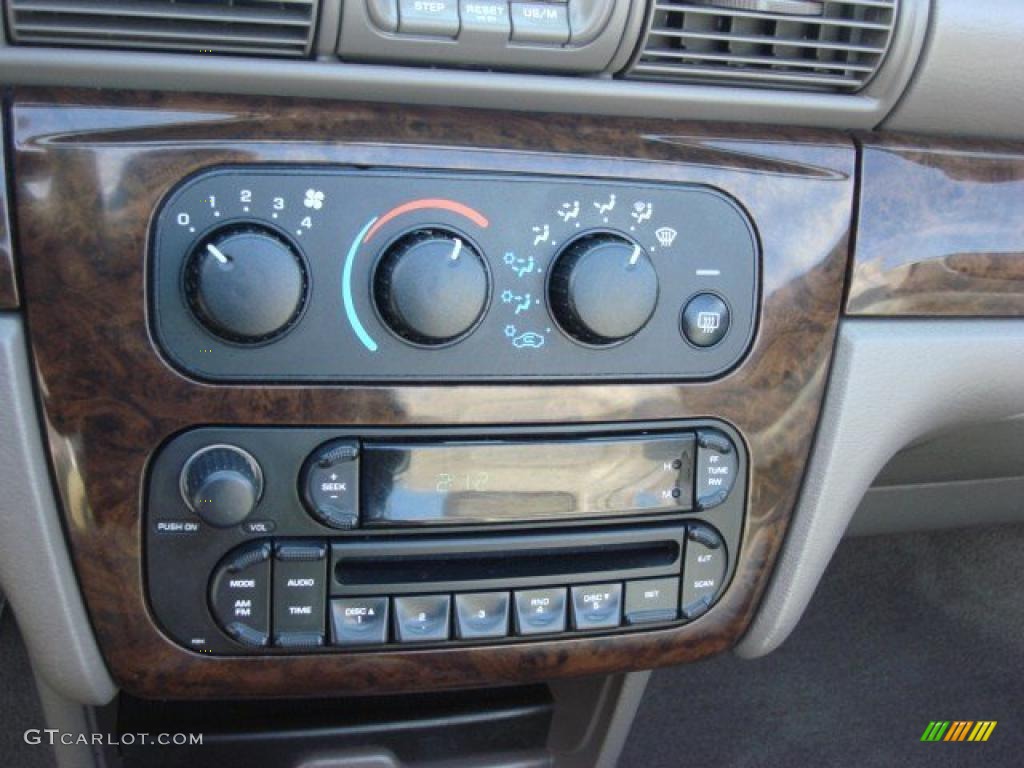 2006 Chrysler Sebring Limited Convertible Controls Photo #46765368