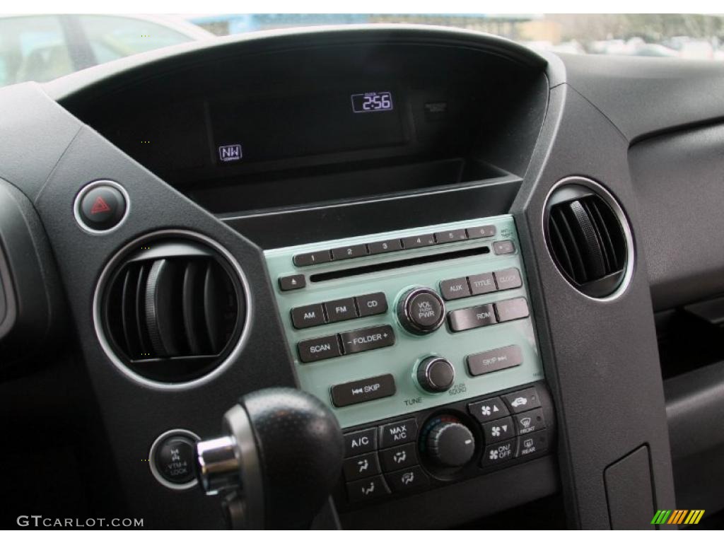 2011 Honda Pilot LX 4WD Controls Photo #46765995