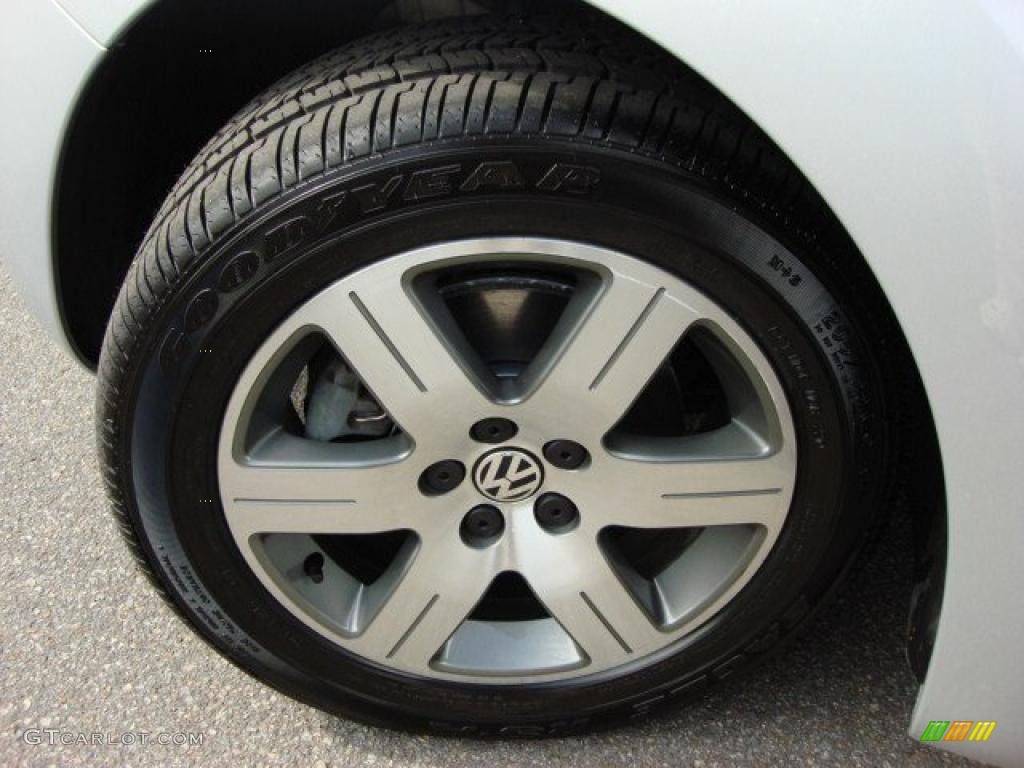 2007 Volkswagen New Beetle 2.5 Convertible Wheel Photo #46767072