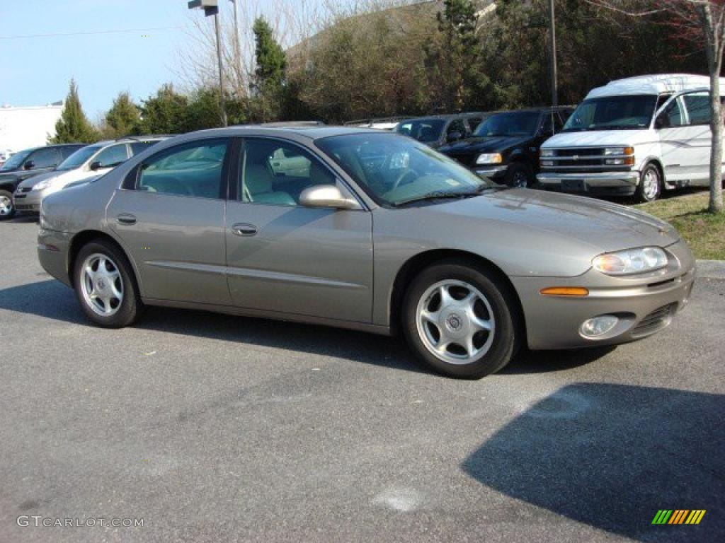 Cappuccino 2001 Oldsmobile Aurora 4.0 Exterior Photo #46768311