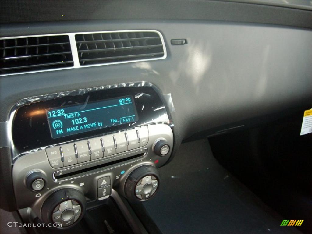 2011 Chevrolet Camaro SS/RS Coupe Controls Photo #46768410