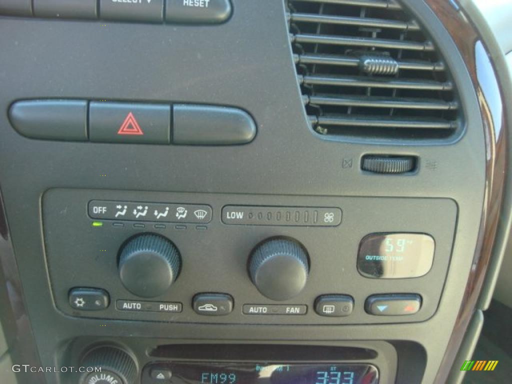 2001 Oldsmobile Aurora 4.0 Controls Photo #46768500
