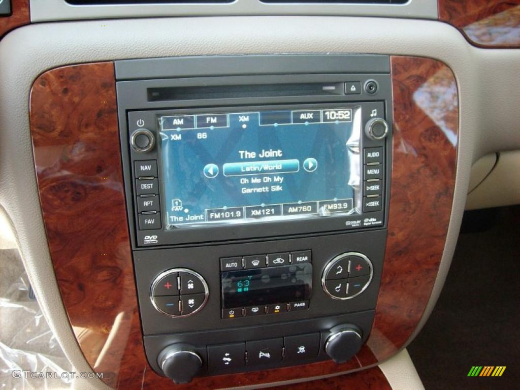 2011 Chevrolet Suburban LTZ Controls Photo #46768920