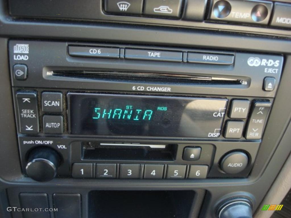 2003 Nissan Pathfinder SE Controls Photo #46769139
