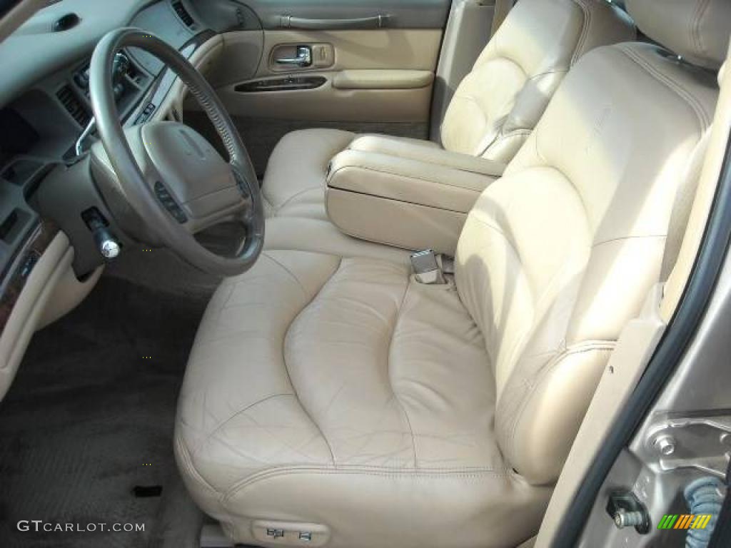 1997 Town Car Signature - Light Prairie Tan Metallic / Beige photo #10