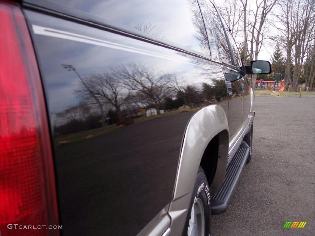 1999 Suburban K1500 SLT 4x4 - Onyx Black / Gray photo #24