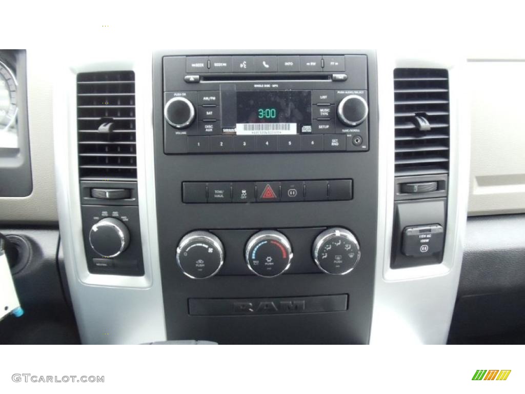 2011 Ram 1500 Big Horn Crew Cab 4x4 - Bright White / Dark Slate Gray/Medium Graystone photo #10