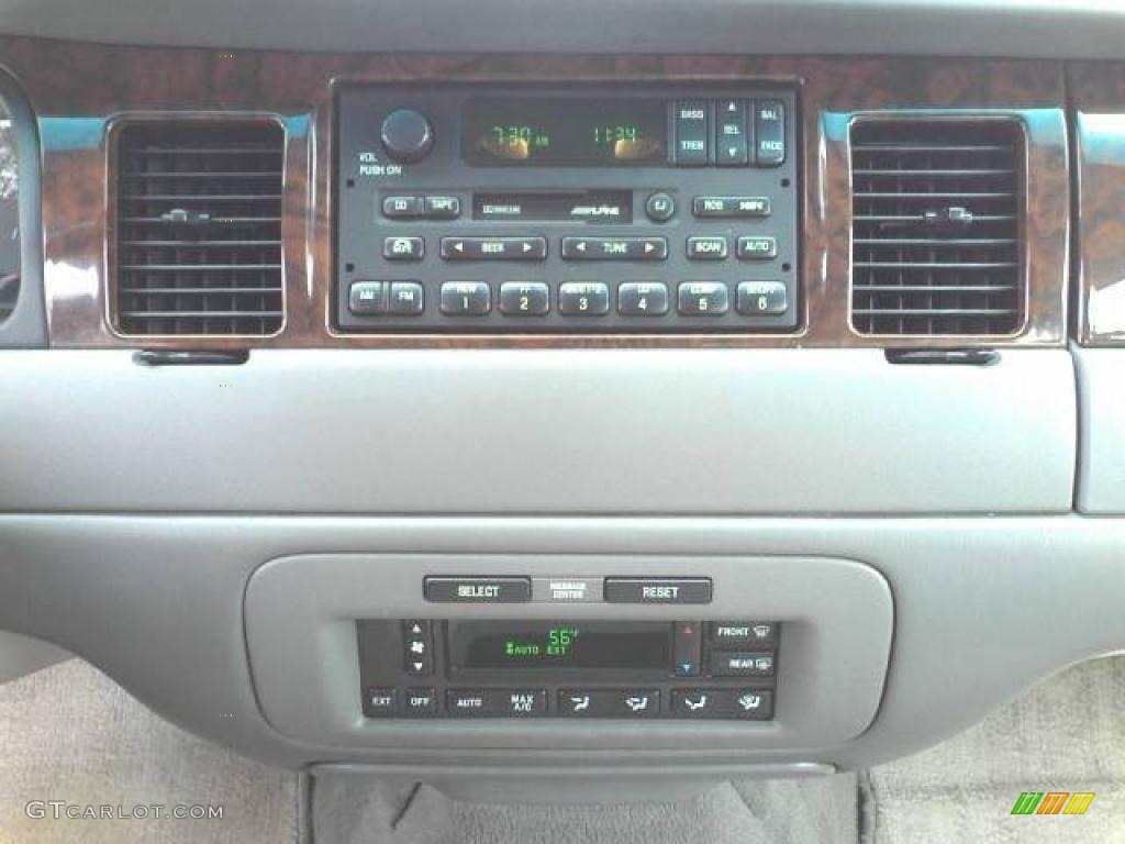 1999 Lincoln Town Car Signature Controls Photo #46774522