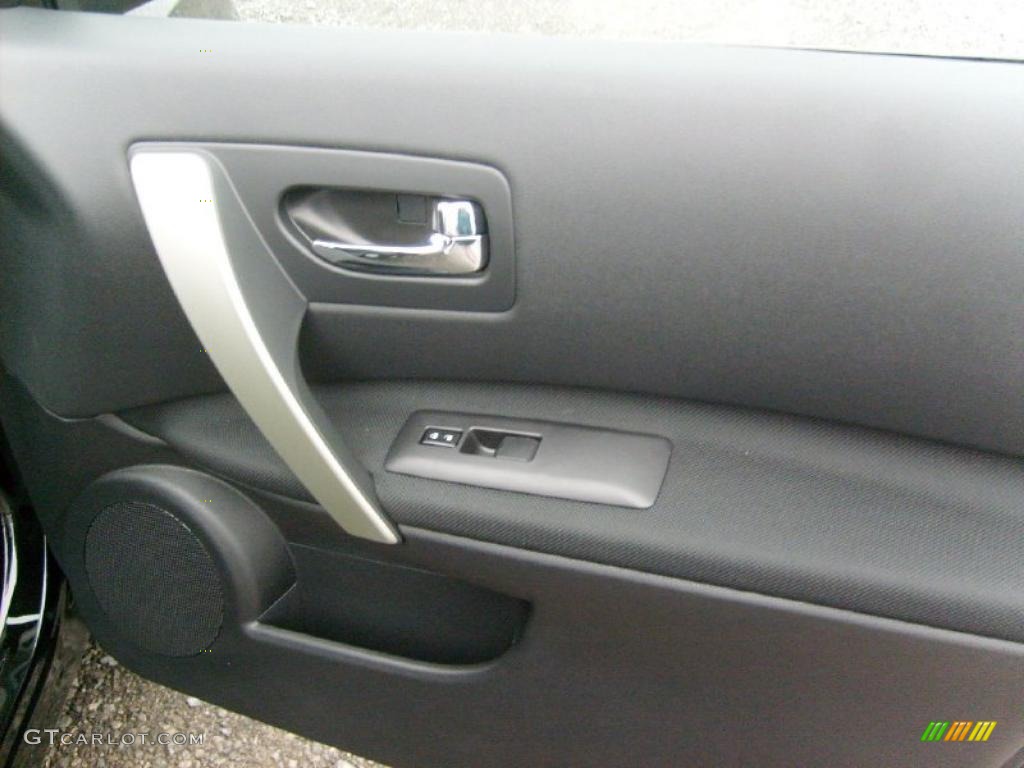2011 Rogue S AWD - Black Amethyst / Black photo #17