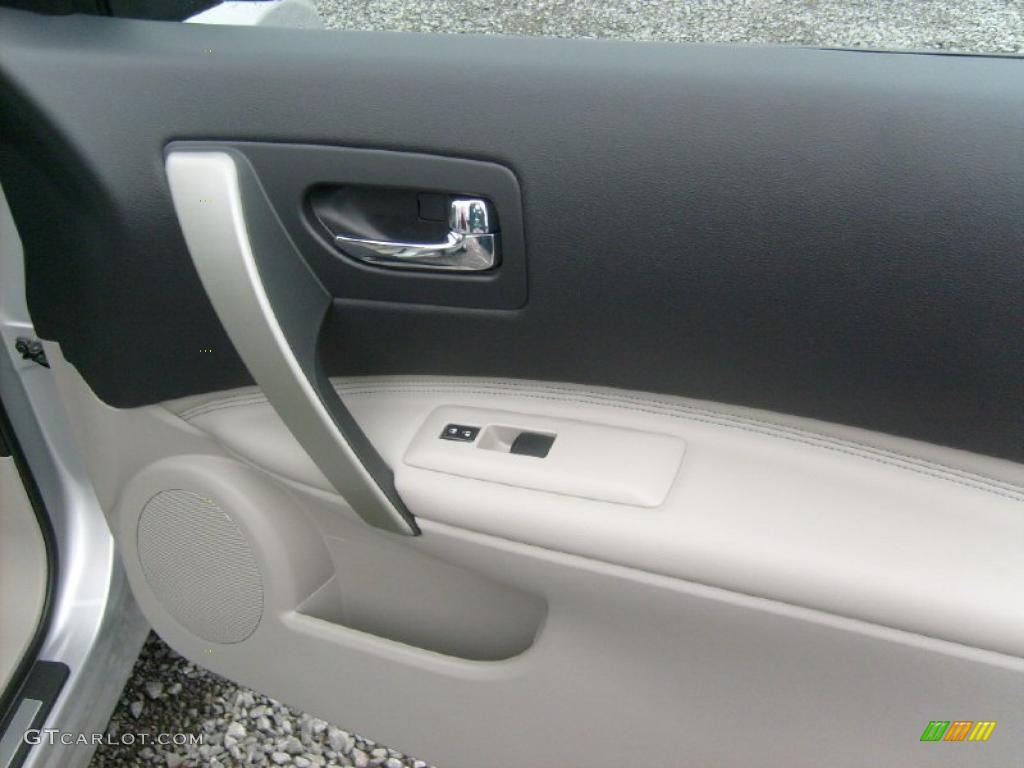 2011 Rogue SL AWD - Silver Ice Metallic / Gray photo #19