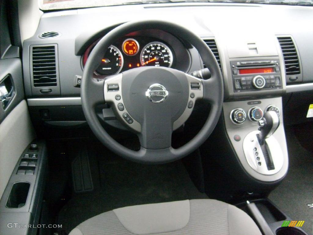 2011 Nissan Sentra 2.0 SR Charcoal Dashboard Photo #46778556
