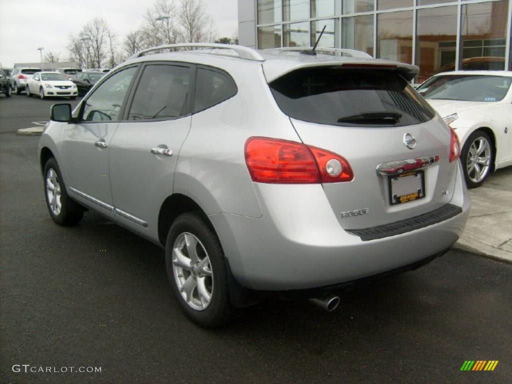 2011 Rogue SV AWD - Silver Ice Metallic / Gray photo #8
