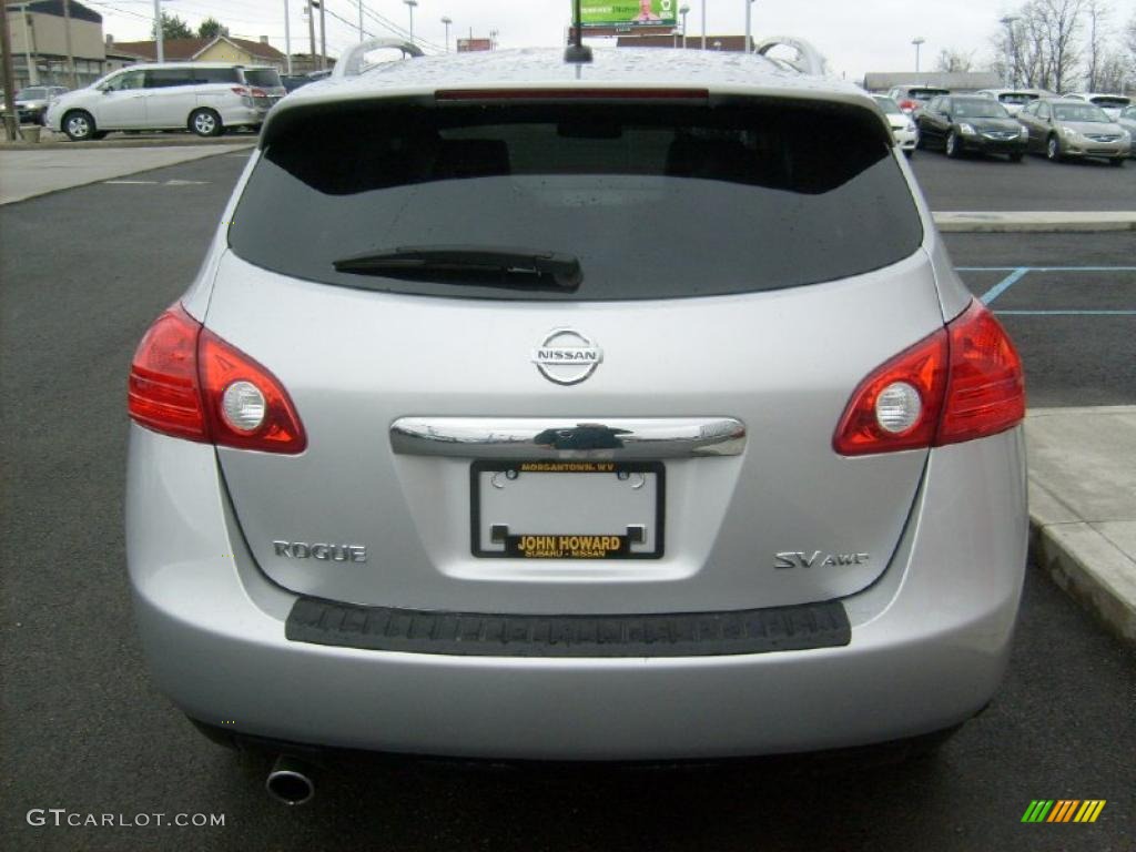 2011 Rogue SV AWD - Silver Ice Metallic / Gray photo #9
