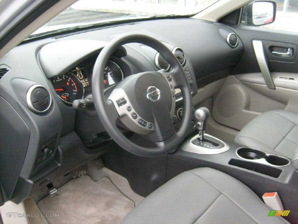 2011 Rogue SV AWD - Silver Ice Metallic / Gray photo #14