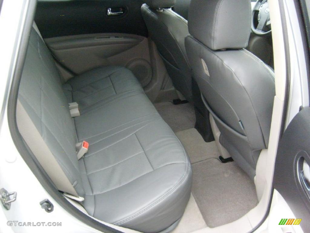 2011 Rogue SV AWD - Silver Ice Metallic / Gray photo #18