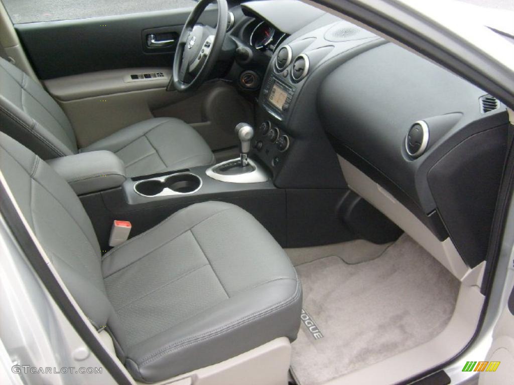 2011 Rogue SV AWD - Silver Ice Metallic / Gray photo #19