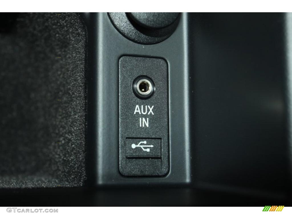 2009 3 Series 335i Coupe - Titanium Silver Metallic / Black photo #32
