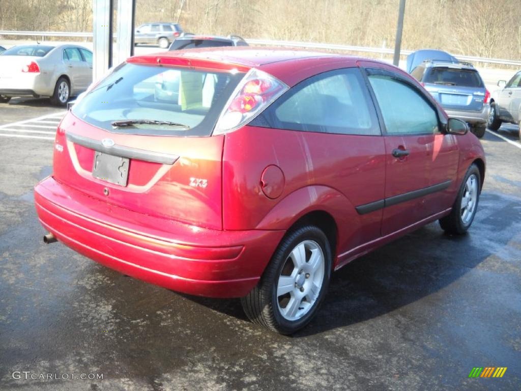 2003 Focus ZX3 Coupe - Sangria Red Metallic / Dark Charcoal photo #4