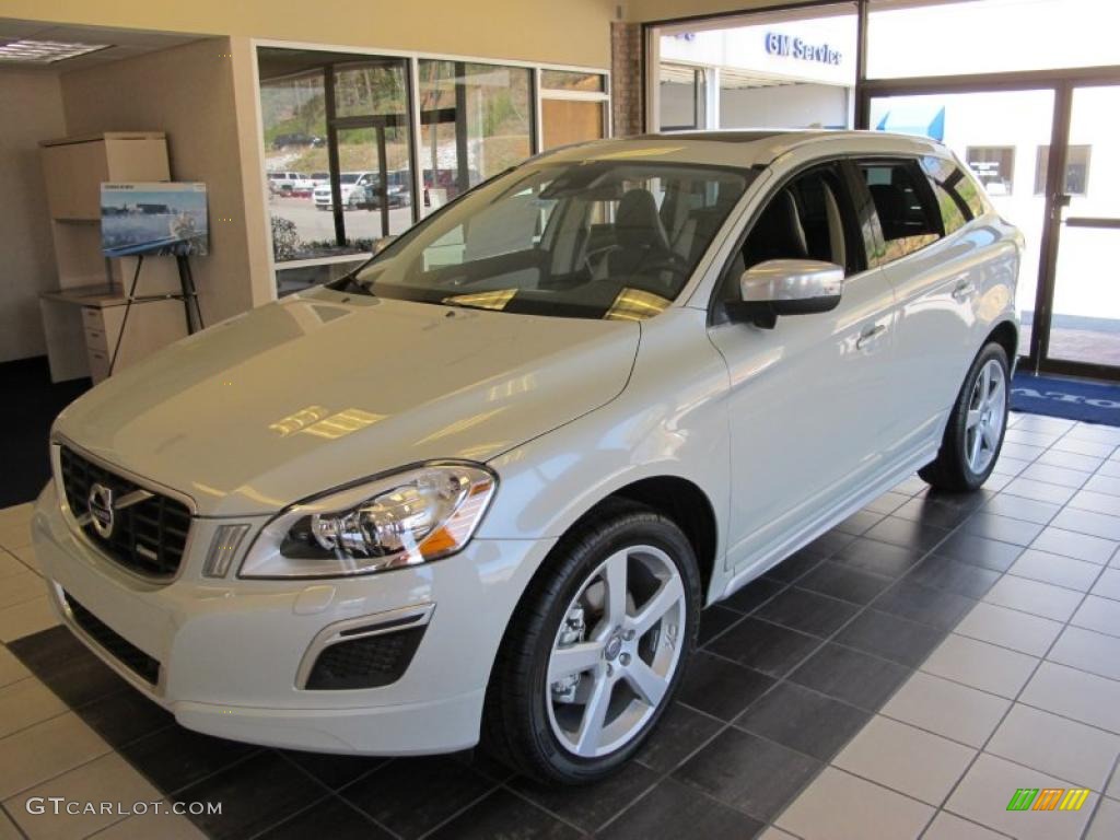 Cosmic White Metallic 2011 Volvo XC60 3.2 R-Design Exterior Photo #46785354
