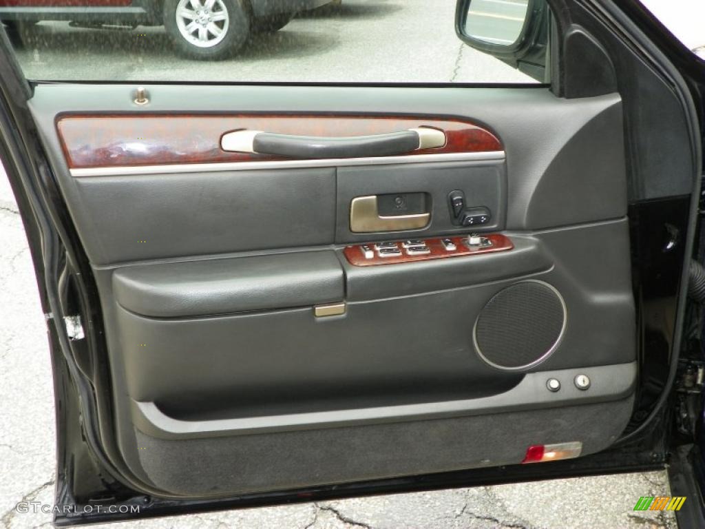 2007 Lincoln Town Car Executive L Black Door Panel Photo #46786530
