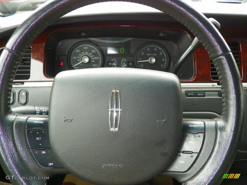 2007 Lincoln Town Car Executive L Black Steering Wheel Photo #46786560