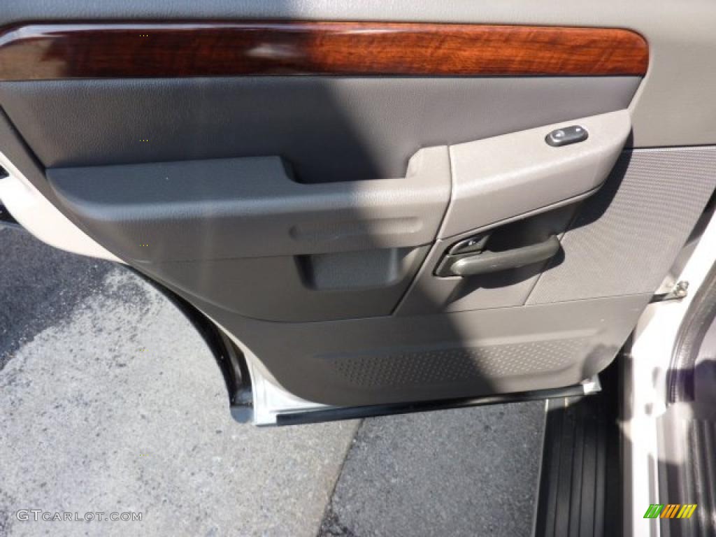 2005 Explorer Limited 4x4 - Silver Birch Metallic / Midnight Grey photo #17