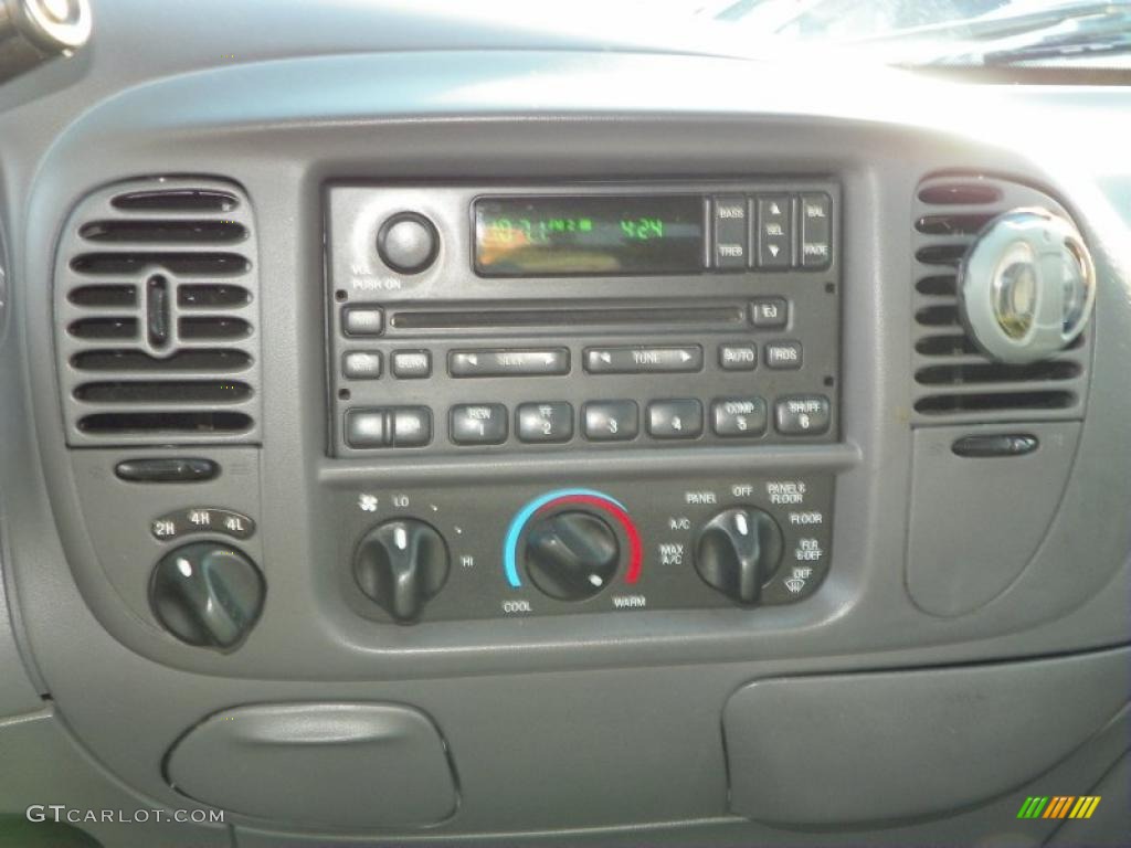 2003 Ford F150 XLT SuperCrew 4x4 Controls Photo #46787346