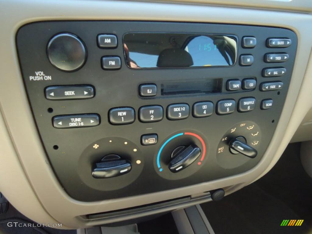 2003 Ford Taurus SES Controls Photo #46789032