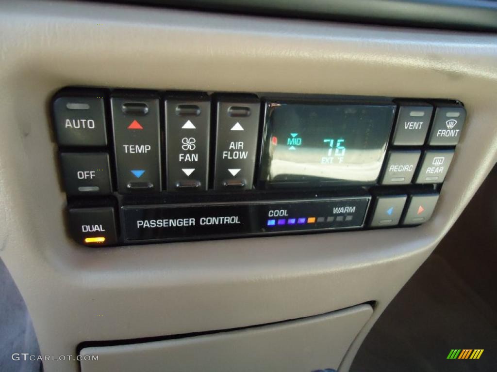 2003 Buick Regal LS Controls Photo #46790478
