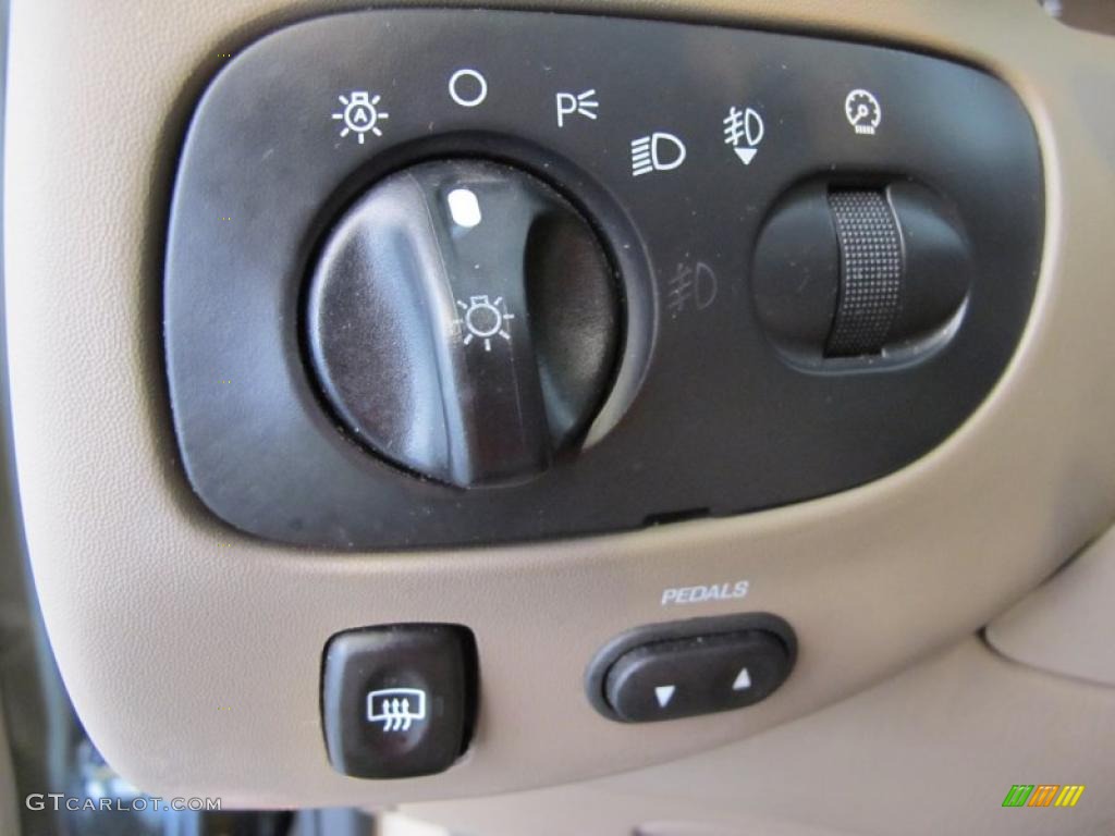 2000 Ford Expedition Eddie Bauer Controls Photo #46791873