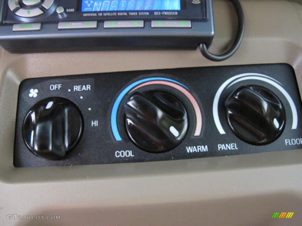 2000 Ford Expedition Eddie Bauer Controls Photo #46791917