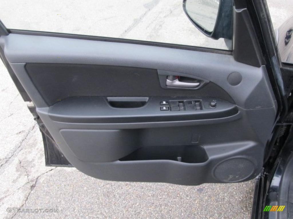 2007 Suzuki SX4 Convenience AWD Door Panel Photos